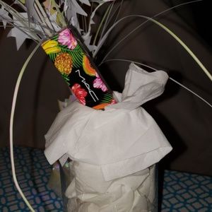 MAC~Satin Lipstick Si Si Me!